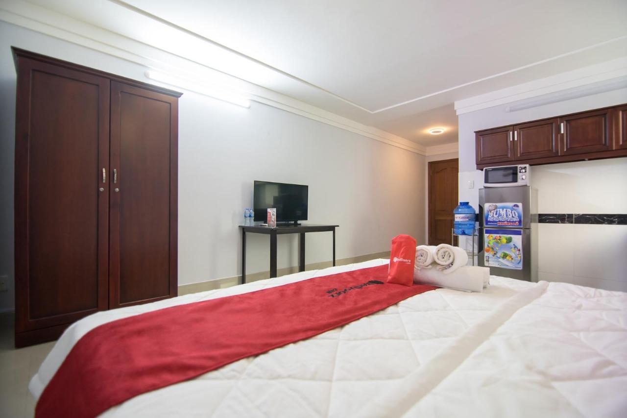 Reddoorz Near Hoa Lu Stadium Ho Chi Minh-Byen Eksteriør billede
