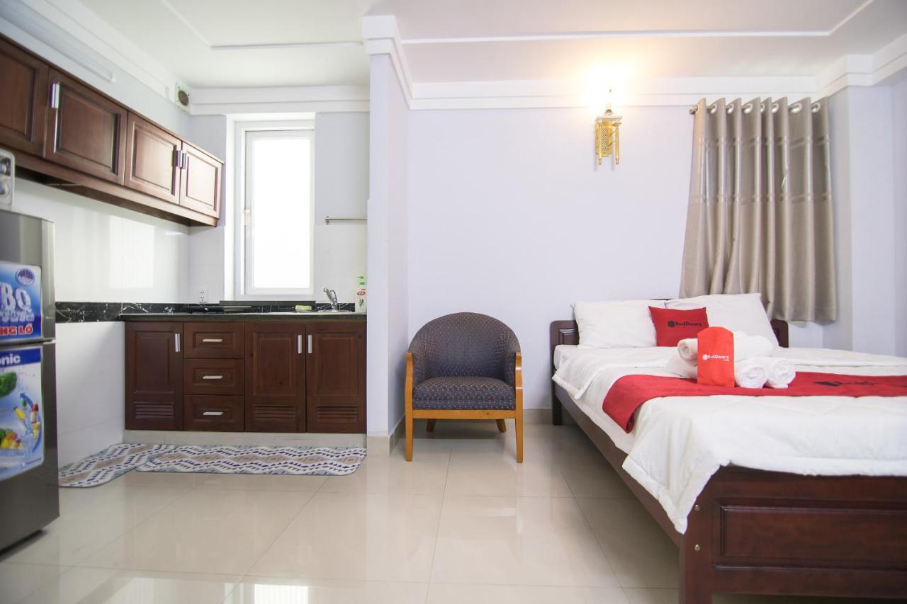 Reddoorz Near Hoa Lu Stadium Ho Chi Minh-Byen Eksteriør billede
