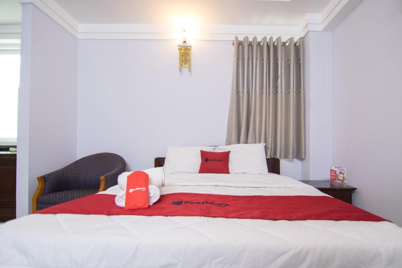 Reddoorz Near Hoa Lu Stadium Ho Chi Minh-Byen Eksteriør billede