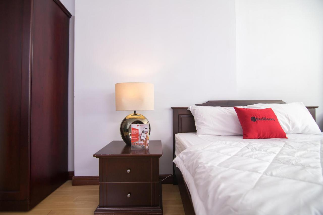 Reddoorz Near Hoa Lu Stadium Ho Chi Minh-Byen Eksteriør billede